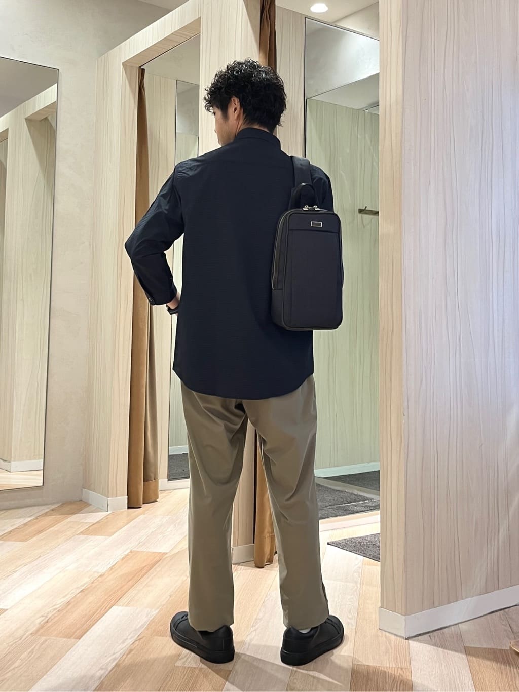 URAさんの「TAKEO KIKUCHI｜【COOL CITY WEAR】エアートール パンツ /接触冷感・通気性」を使ったコーディネート
