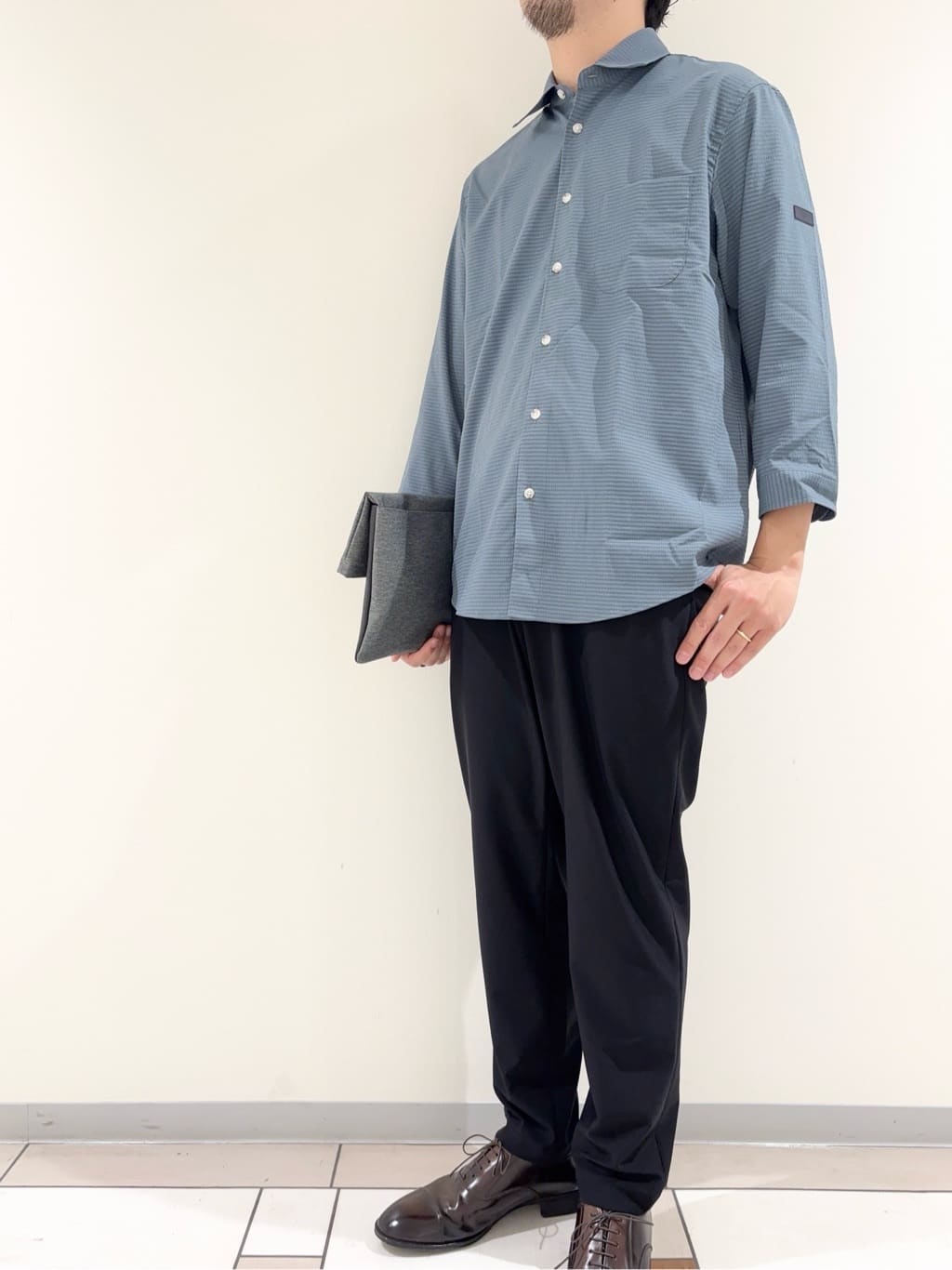 及川さんの「TAKEO KIKUCHI｜【COOL CITY WEAR】DotAir（R）サッカー シャツ」を使ったコーディネート
