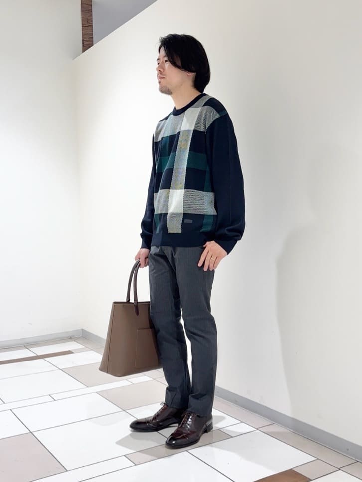 及川さんの「TAKEO KIKUCHI｜【Made in JAPAN】ビッグチェック＆スライドパズル柄 ニット」を使ったコーディネート