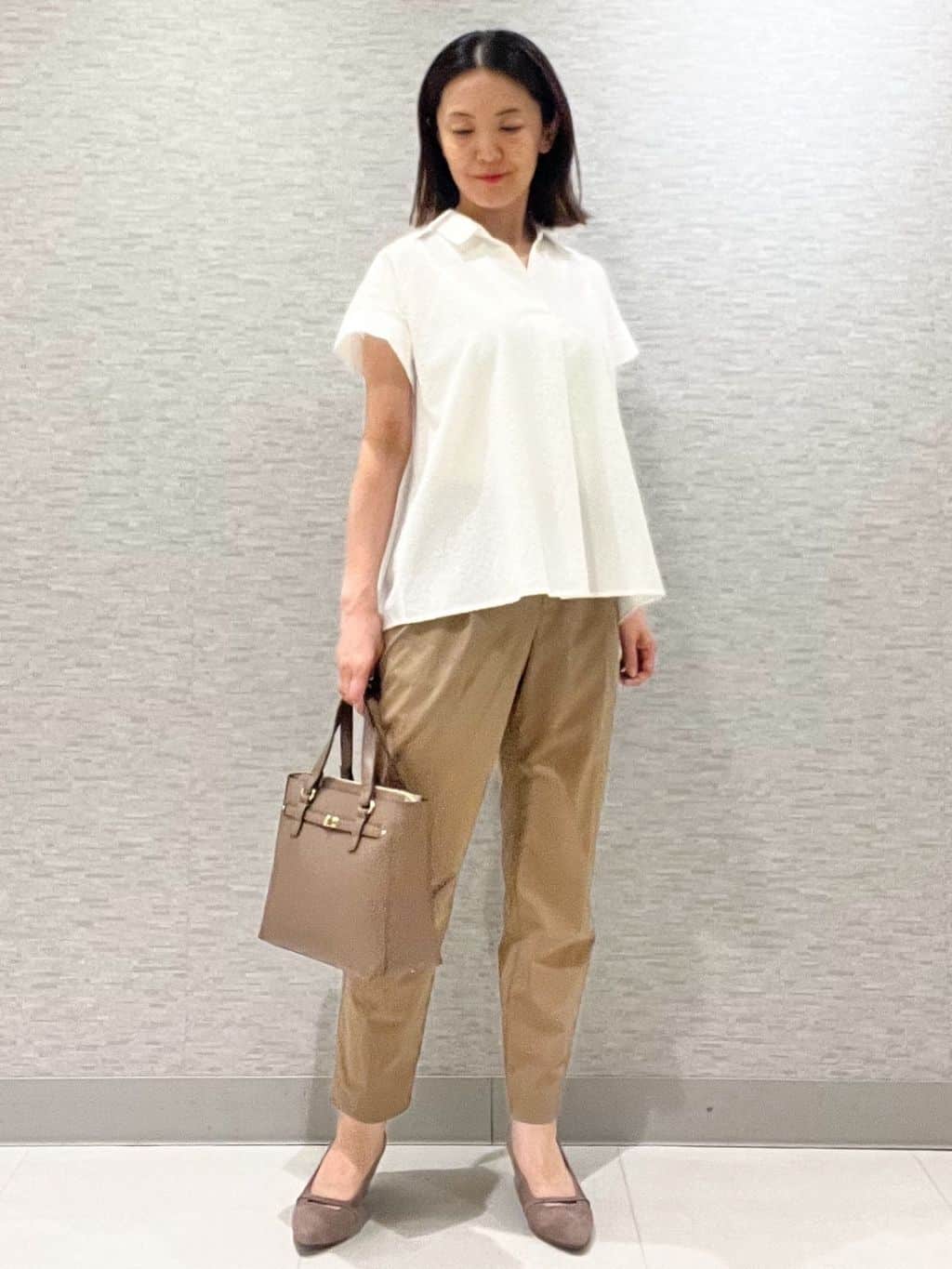 marikoさんの「Reflect｜【二の腕さりげなくカバー】シャツ衿オフボディブラウス」を使ったコーディネート