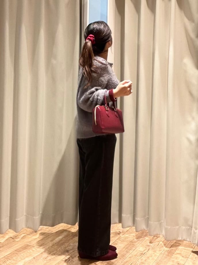 もんちゃんさんの「SHOO･LA･RUE｜【高レビュー/S-LL】脚のラインを拾いにくい デニムワイドパンツ」を使ったコーディネート