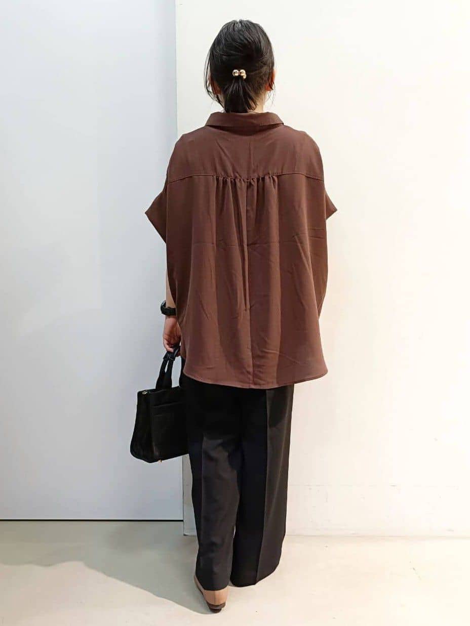 あんさんの「THE SHOP TK｜【きれいめもカジュアルもお任せ】2タックワイドパンツ【セットアップ可】」を使ったコーディネート