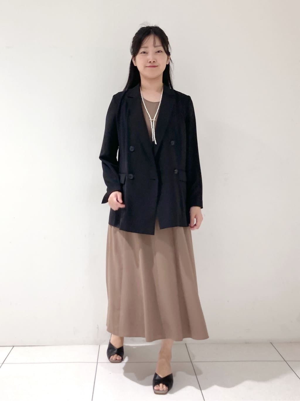 momokoさんの「INDIVI｜【軽く羽織れる！】ダブルジャケット」を使ったコーディネート