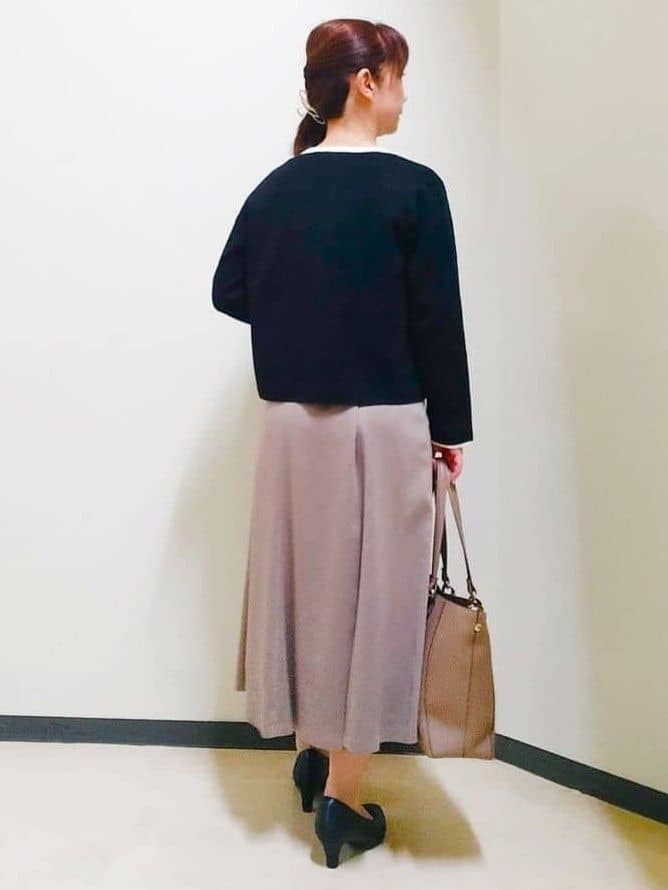 花さんの「Reflect｜【秋映え／単品使い◎／すっきり見え】ブローチ付きニットアンサンブル」を使ったコーディネート