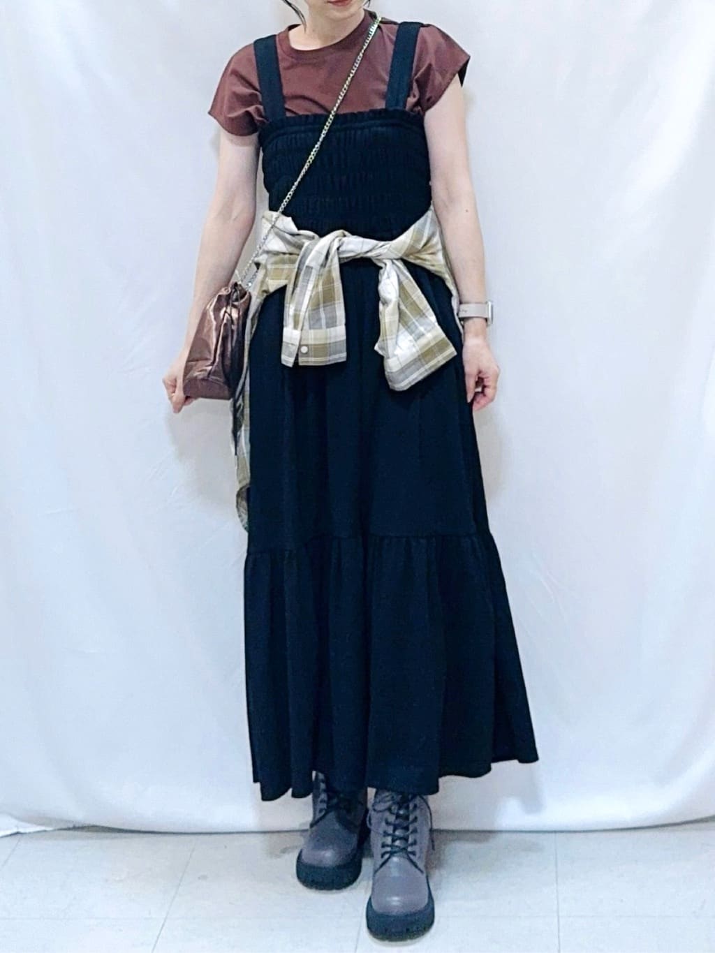 𝐇𝐢𝐫𝐨𝐦𝐢さんの「SHOO･LA･RUE｜【洗濯機可/S-LL】程よい抜け感 大人のチェックシャツ」を使ったコーディネート