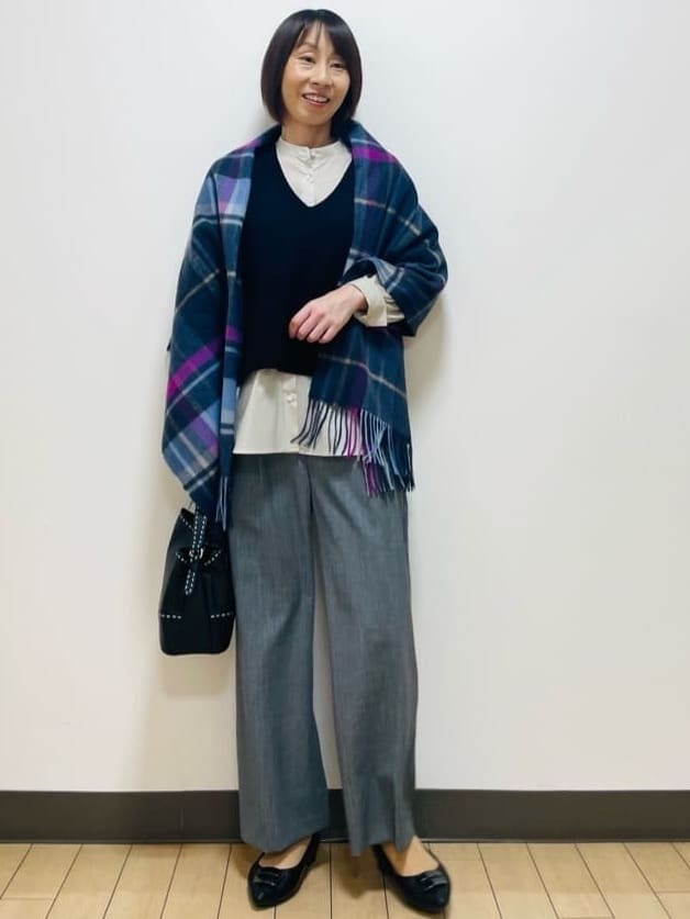 Riiさんの「Reflect｜【さらっと一枚で決まる／重ね着にもおすすめ◎】タックスリーブシャツブラウス」を使ったコーディネート