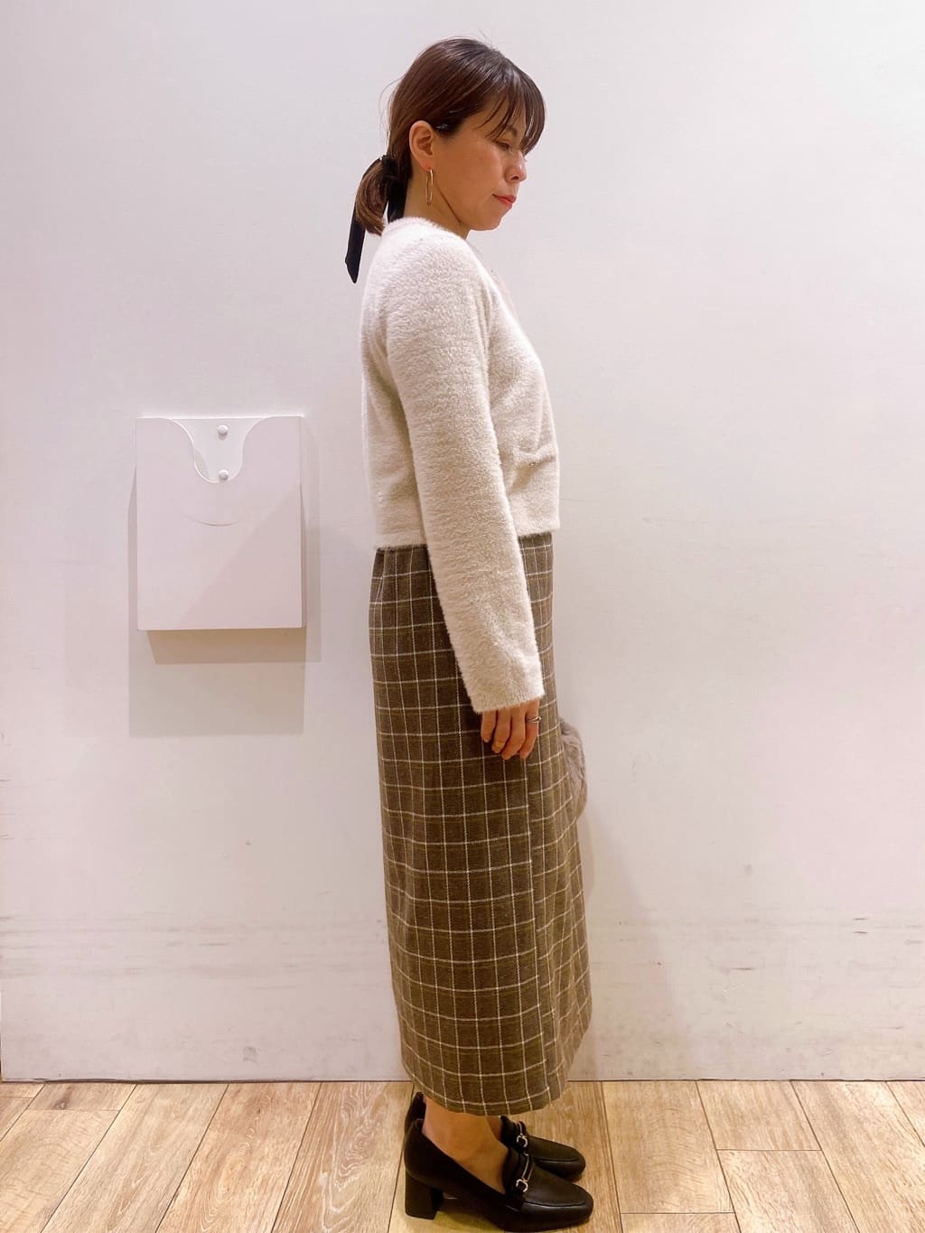 YUKOさんの「index｜チェックツイード ラップ風ナロースカート【洗濯機OK】」を使ったコーディネート