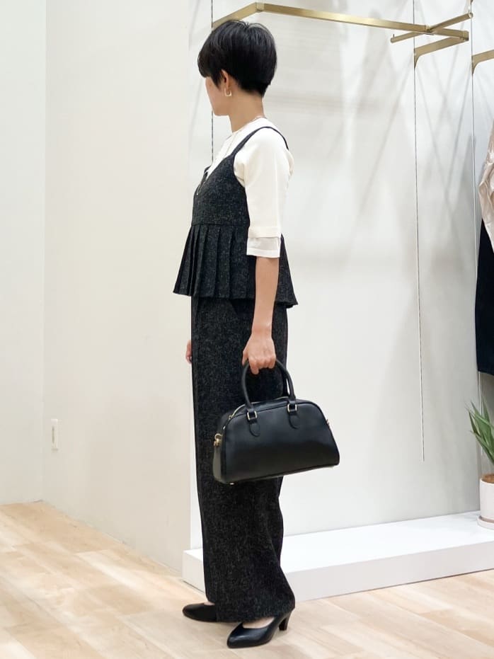 Keiさんの「grove｜【2点SET/体型カバー】夏から秋まで着まわせる！プリーツビスチェセットアップ」を使ったコーディネート