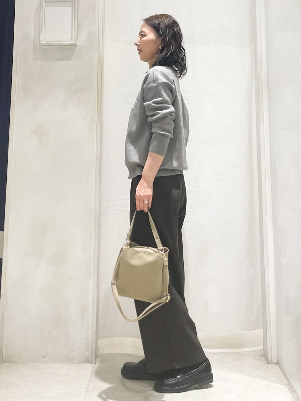 hiroさんの「grove｜【選べる着丈/多機能】裏起毛ハイパーストレッチワイドパンツ」を使ったコーディネート