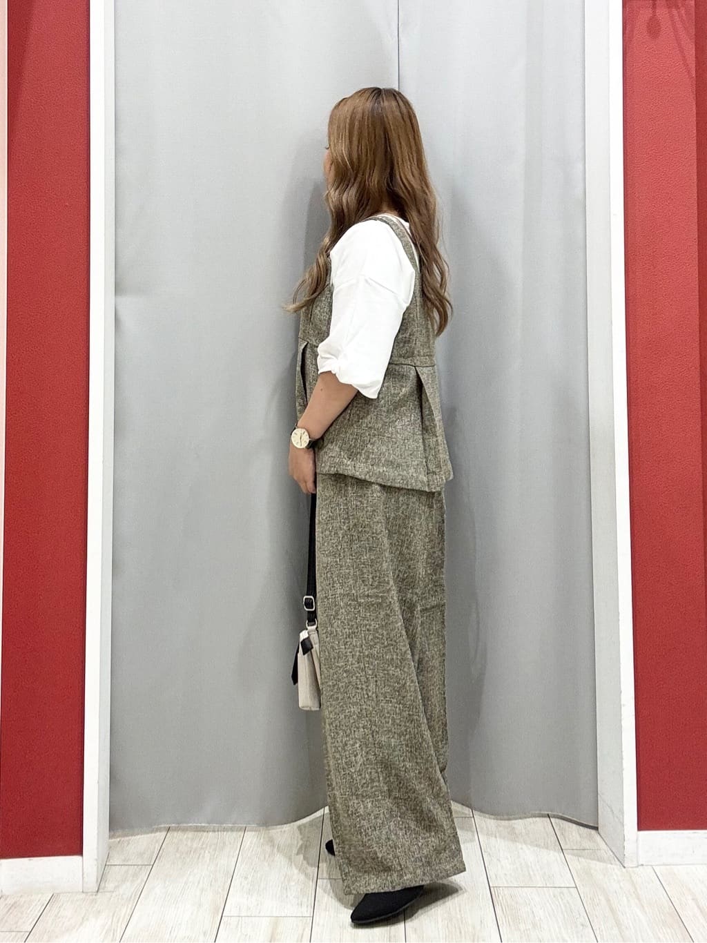 shioさんの「SHOO･LA･RUE｜【2点セット】着るだけで決まる クラシカルなツイード調セットアップ」を使ったコーディネート