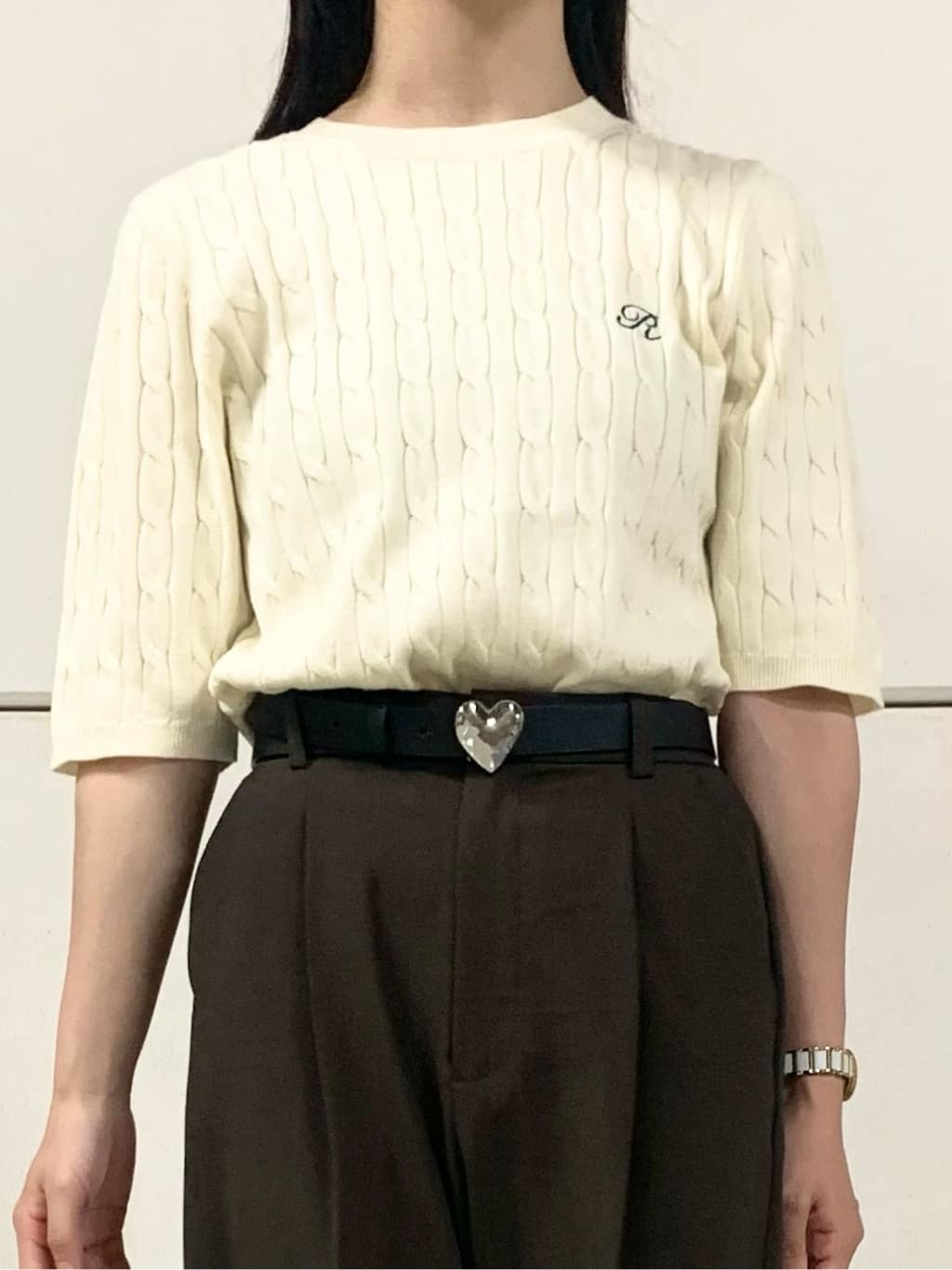 sahoさんの「THE SHOP TK｜ワンポイント刺繍ケーブル半袖ニット【洗濯機OK】」を使ったコーディネート