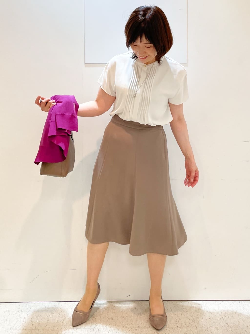 めいさんの「Reflect｜【インナーに◎／すっきり見え！長め丈】タックデティールブラウス」を使ったコーディネート