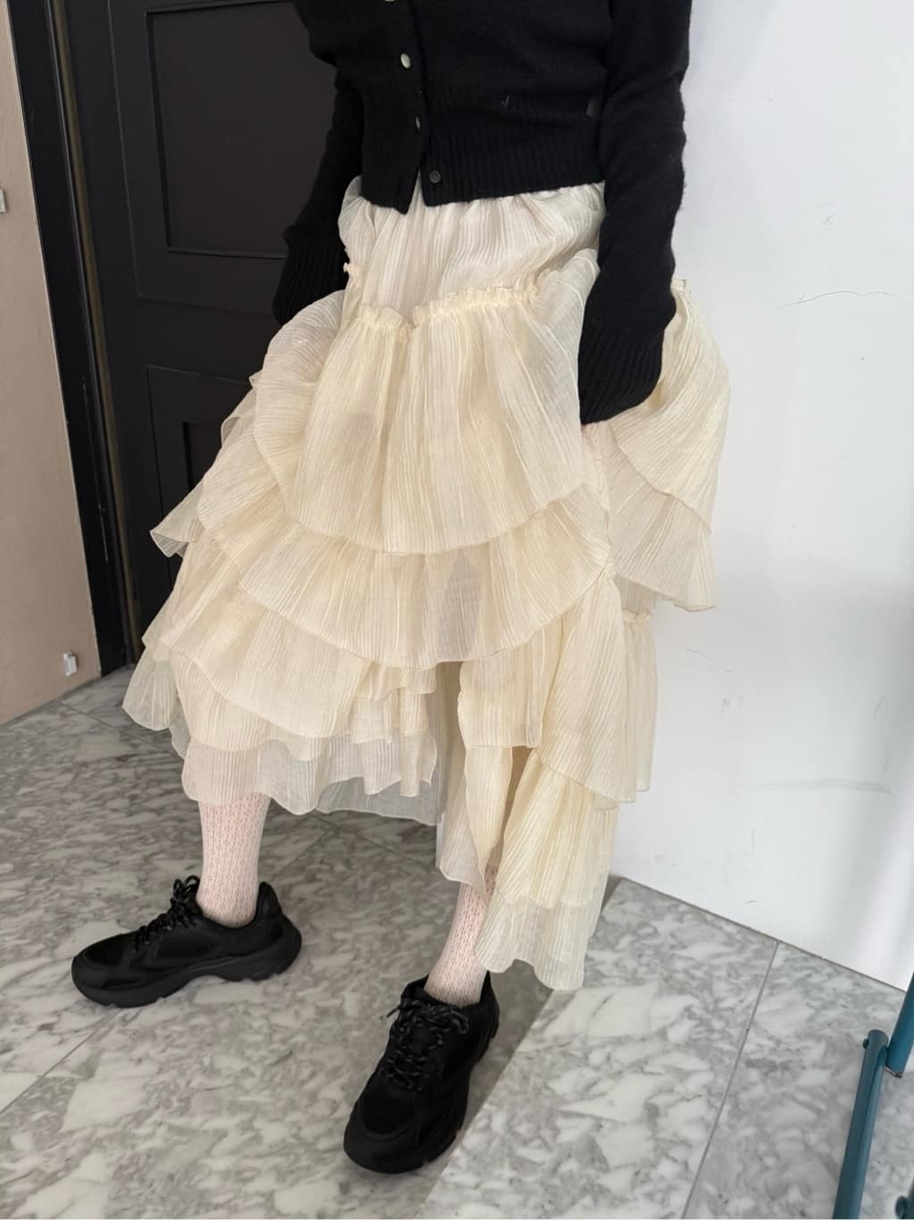miyu maesakaさんの「CODE A｜M cloudy puff cardigan」を使ったコーディネート