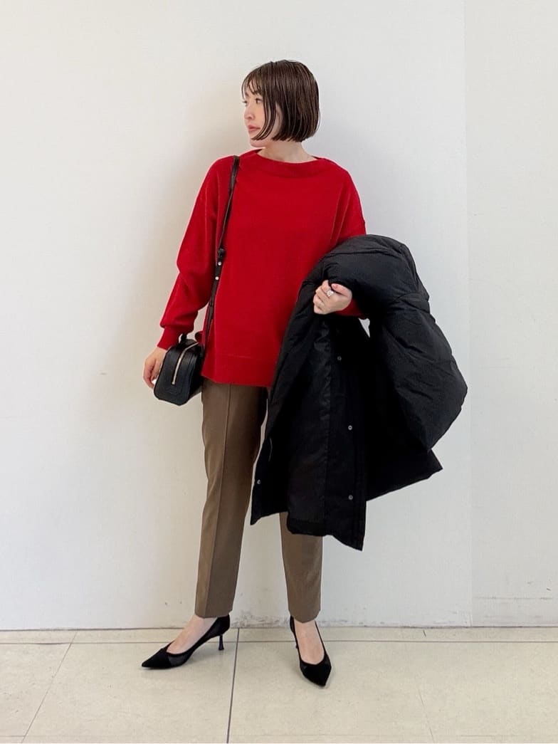 yoshiyaさんの「INDIVI｜【褒められパンツ/ウール混】スティックパンツ」を使ったコーディネート