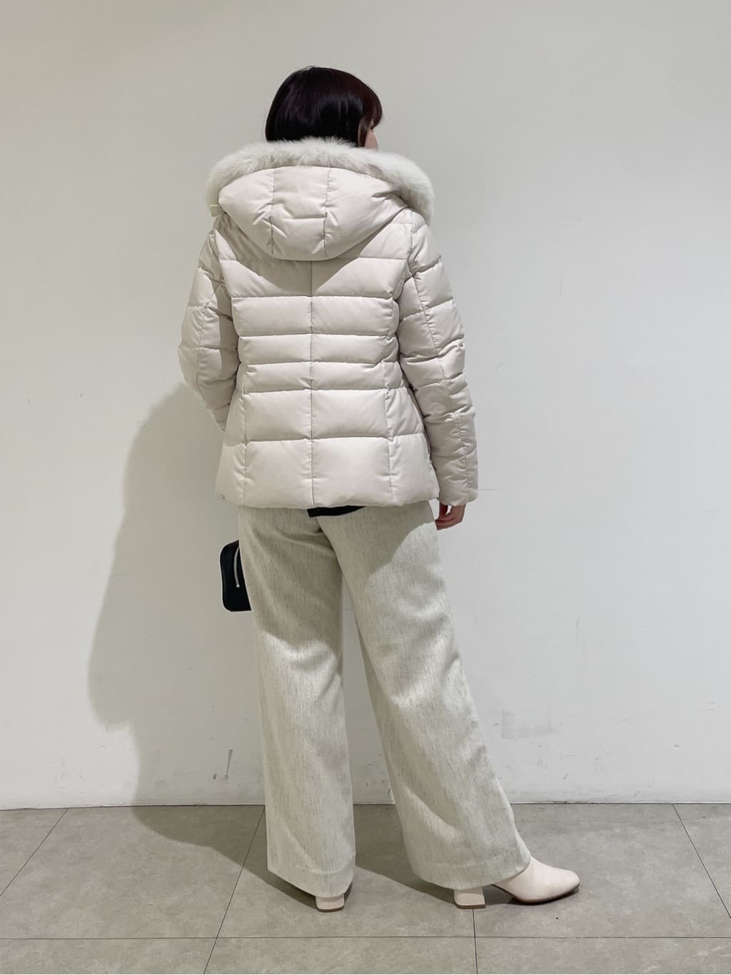 emikaさんの「INDIVI｜【洗える】ケーブルデザイン ラウンドヘムニット」を使ったコーディネート