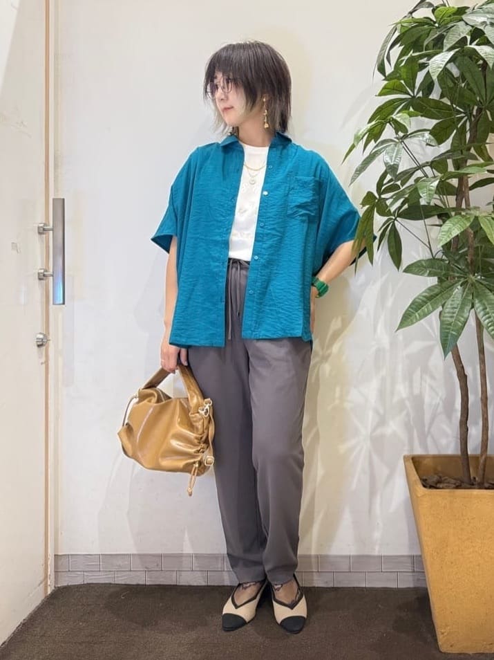 misakiさんの「SHOO･LA･RUE｜【洗える/S-LL/5分袖】1枚でも羽織としても。さらさらドレープシャツ」を使ったコーディネート