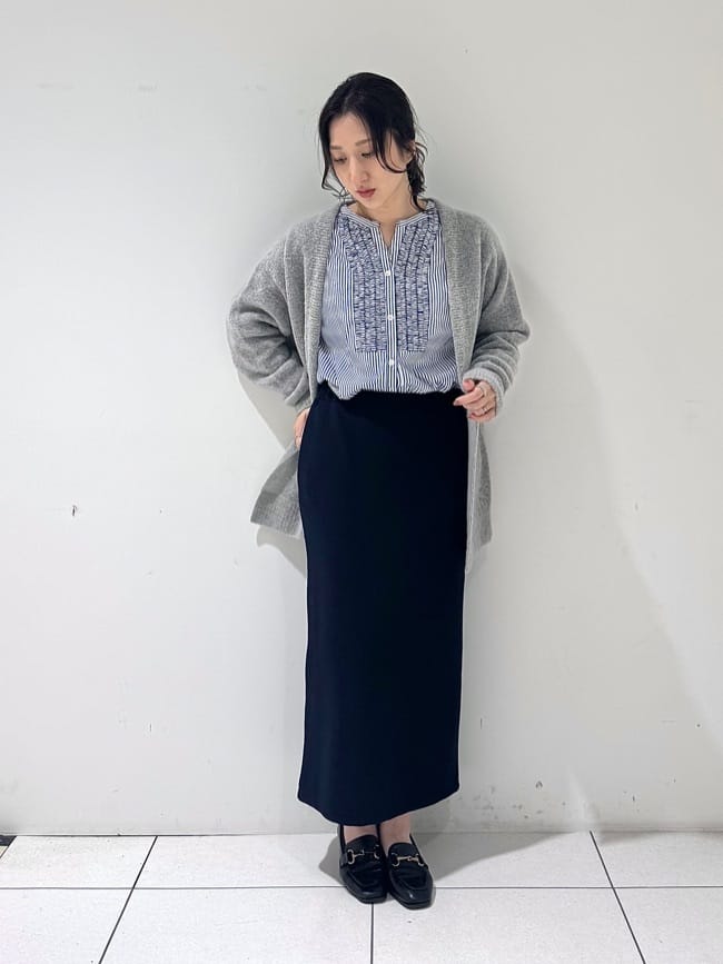 そんさんの「INDIVI｜【エアリー素材】ブークレ着流しニットカーディガン」を使ったコーディネート