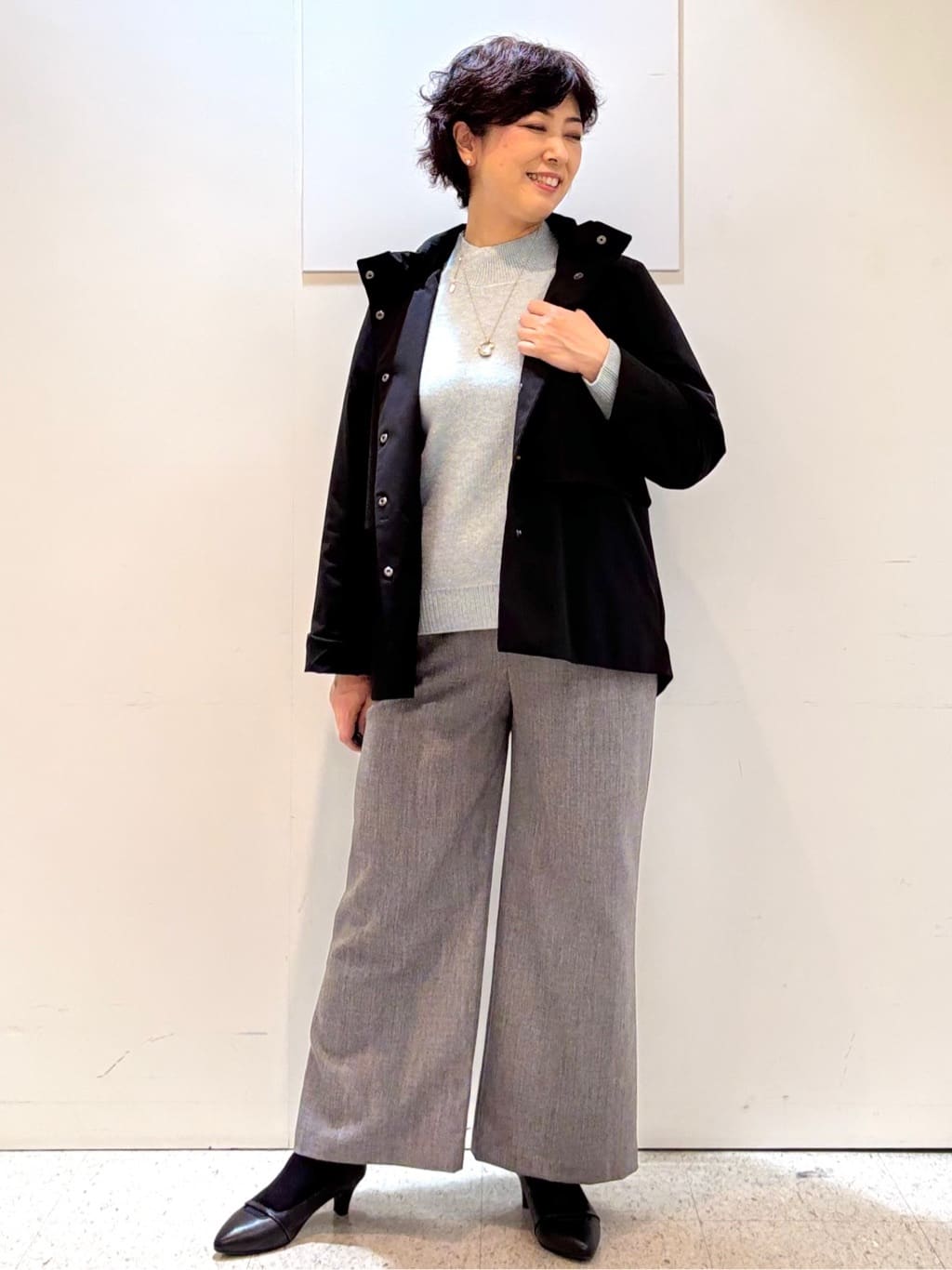 ヤスコさんの「Reflect｜【すっきり見え／フード取り外し可／通勤におすすめ◎】ライティアウター」を使ったコーディネート