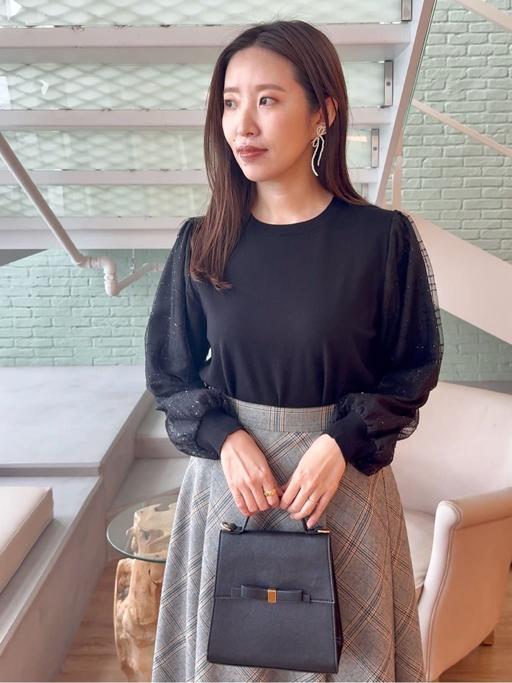 teiさんの「Couture brooch｜【フェミニン・着映え】袖チェックチュール ドッキングニット」を使ったコーディネート