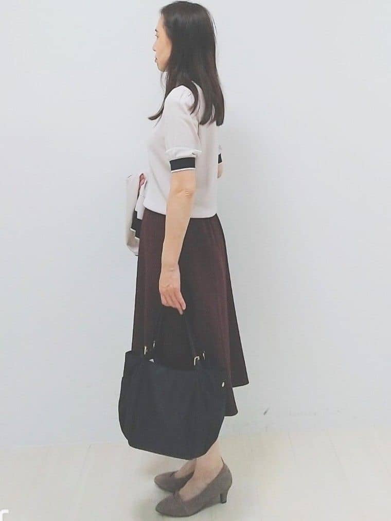 SANAさんの「Reflect｜【WEB先行カラーあり／手洗い可／アンサンブル可】バイカラーカーディガン」を使ったコーディネート
