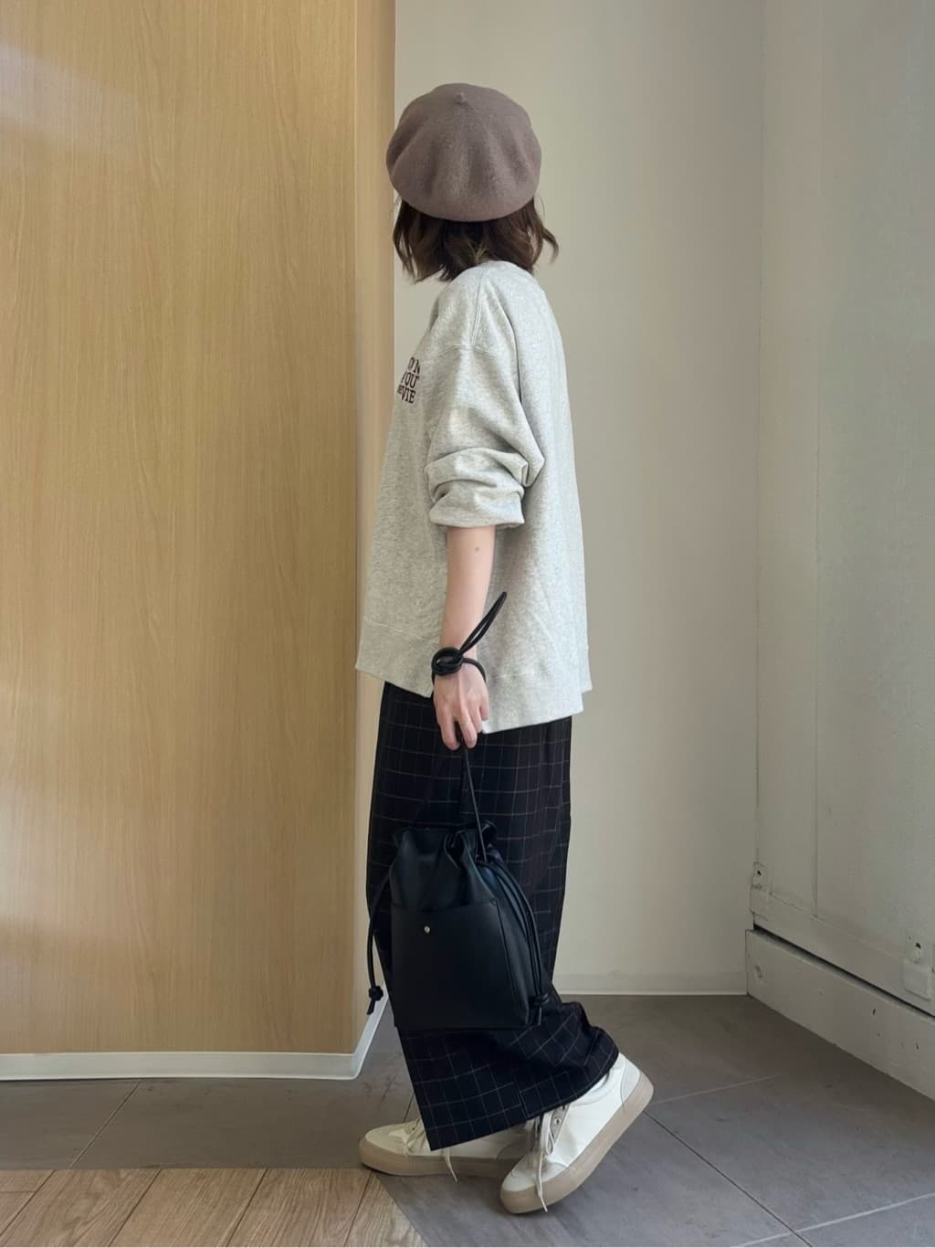 mikiさんの「SHOO･LA･RUE｜グラフィックアソート裏毛スウェット」を使ったコーディネート