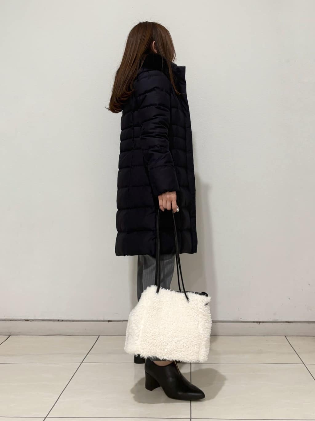kahoさんの「INDIVI｜【名品／撥水／抗菌防臭】ロング丈リサイクルダウンコート」を使ったコーディネート