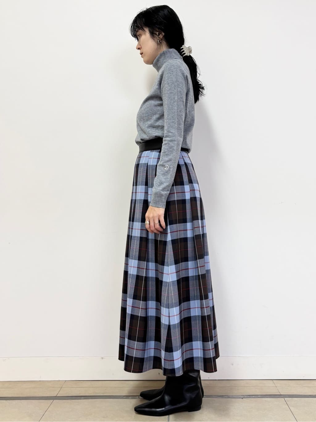 YOKOTAさんの「DRESSTERIOR｜◆チェックタックソフトプリーツスカート」を使ったコーディネート