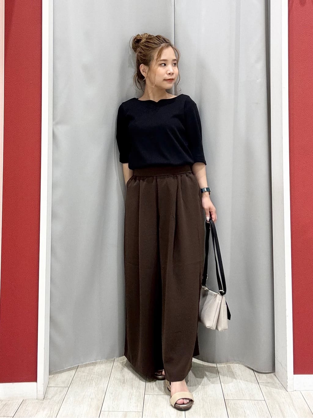 shioさんの「SHOO･LA･RUE｜【S-LL】女性らしさ漂うハートネック テレコ5分袖トップス」を使ったコーディネート