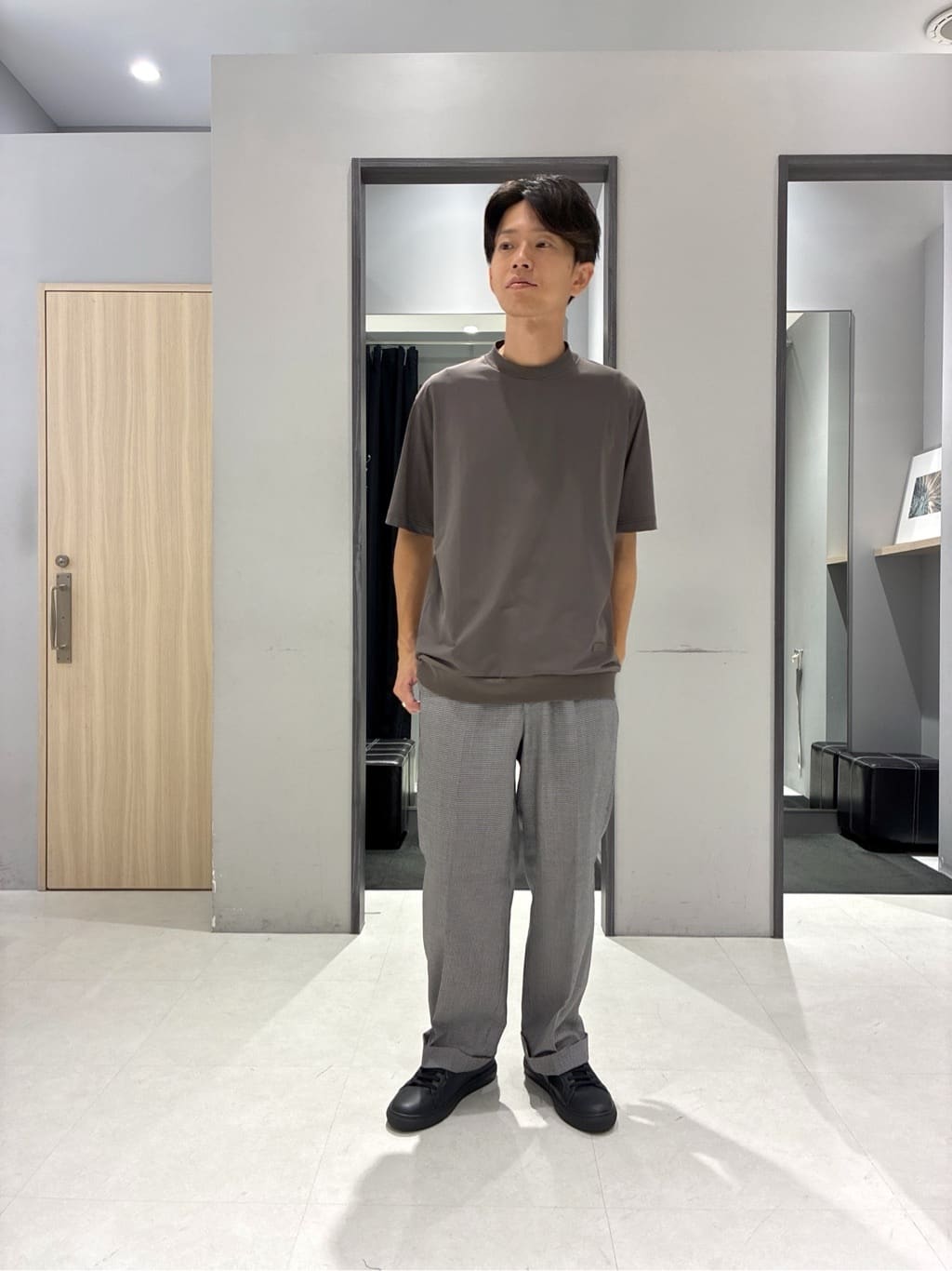 わいずみさんの「TAKEO KIKUCHI｜【3D ナイロン ストレッチ】ジップアップ フードブルゾン」を使ったコーディネート