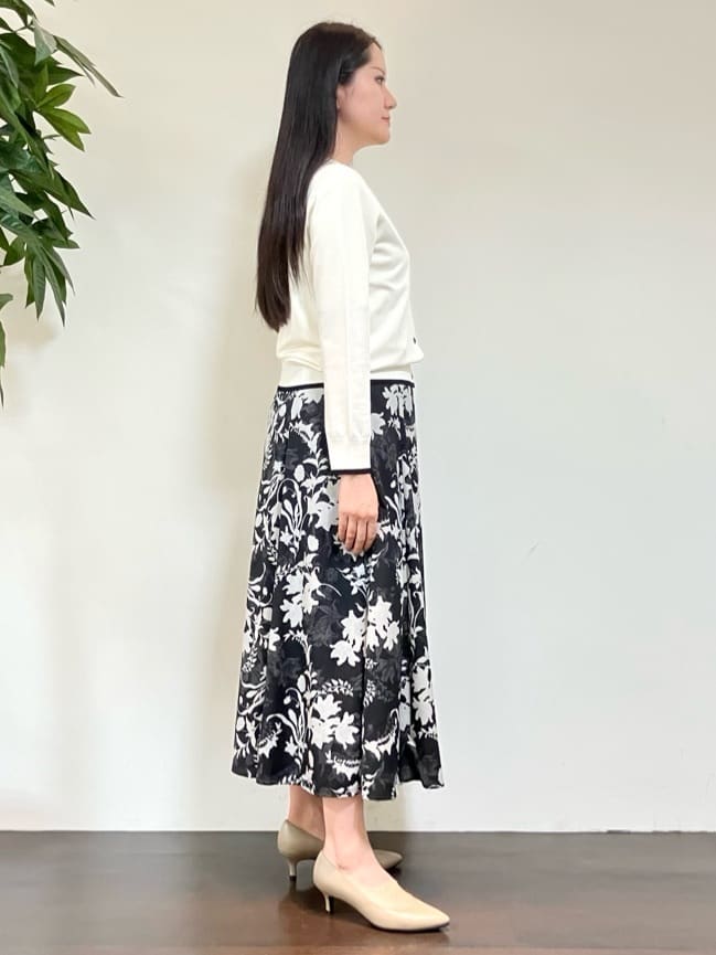 カレンさんの「UNTITLED｜【アンサンブル可/薄手】ベーシッククルーネックカーディガン」を使ったコーディネート