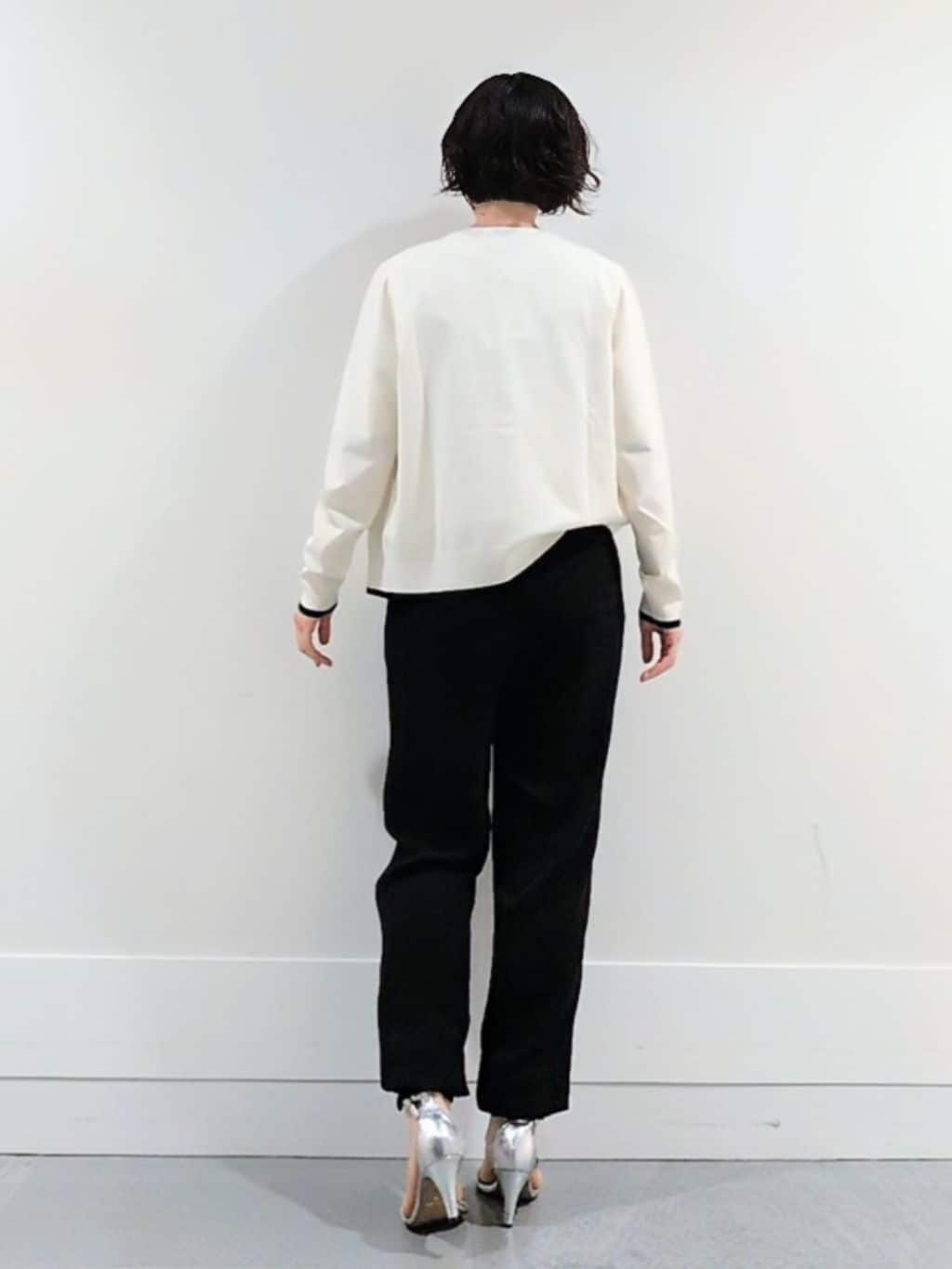 ミズタさんの「UNTITLED｜【アンサンブル可/薄手】ベーシッククルーネックカーディガン」を使ったコーディネート