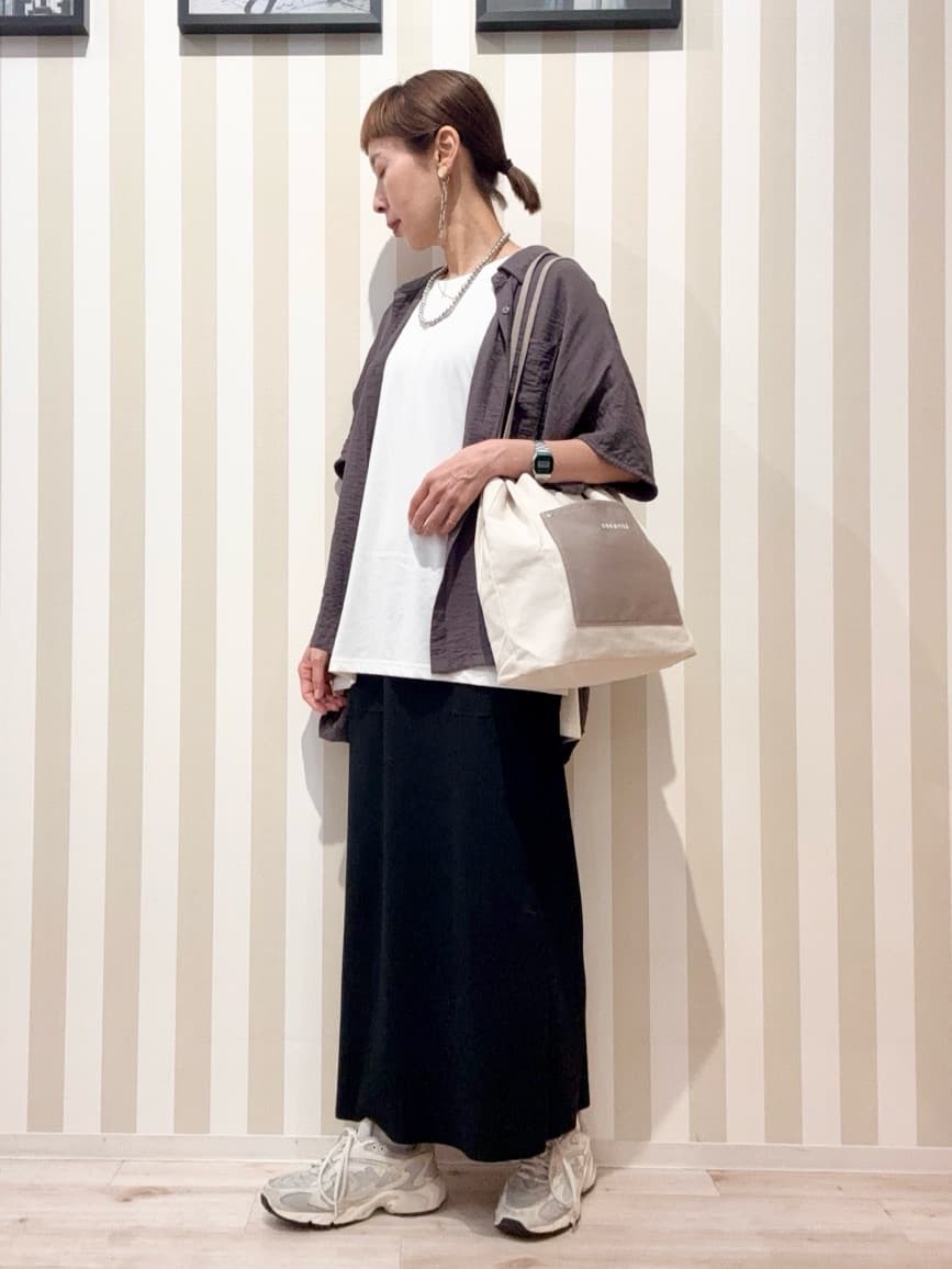 まつこさんの「SHOO･LA･RUE｜【洗える/S-LL/5分袖】1枚でも羽織としても。さらさらドレープシャツ」を使ったコーディネート