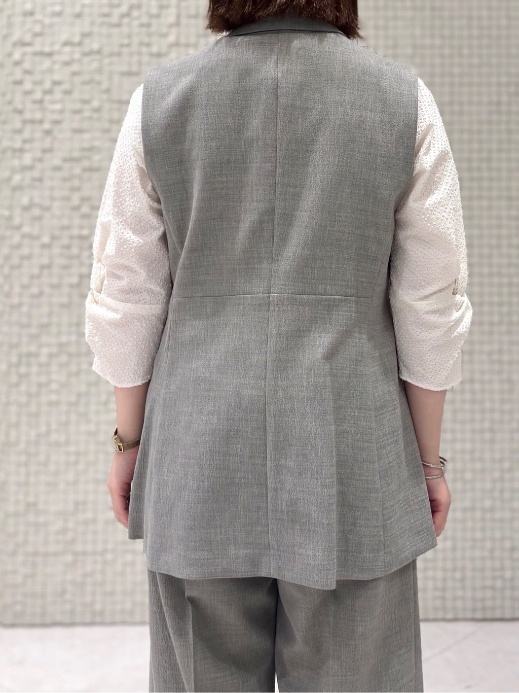 sakuさんの「INDIVI｜【UVケア／吸汗速乾】スリーブデザインブラウス」を使ったコーディネート