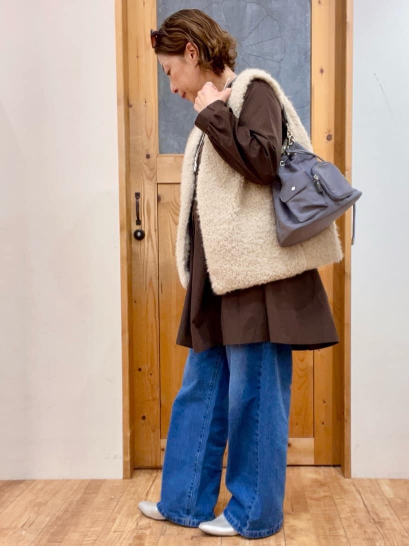 ゆみさんの「SHOO･LA･RUE｜ふわふわファーベスト」を使ったコーディネート