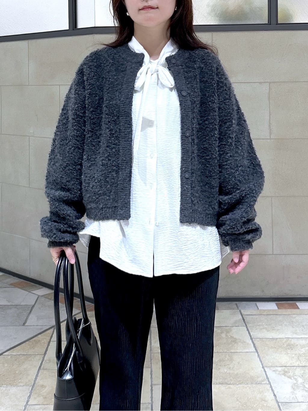 よねさんの「INDIVI｜【再入荷】パネルストレッチショートブーツ」を使ったコーディネート