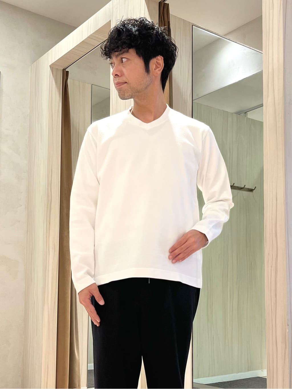 URAさんの「TAKEO KIKUCHI｜【JUST ONE LAYER】ダウンファブリック テーラード ジャケット」を使ったコーディネート
