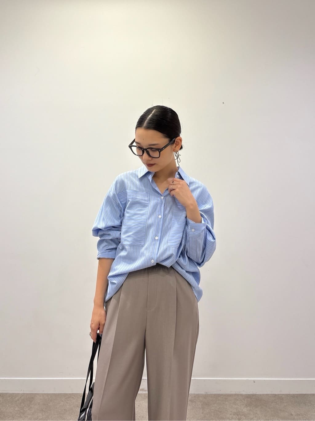 ayanoさんの「INDIVI｜Comfy SET UP｜イージーストレートワイドパンツ【セットアップ対応／通勤/カセット服】」を使ったコーディネート