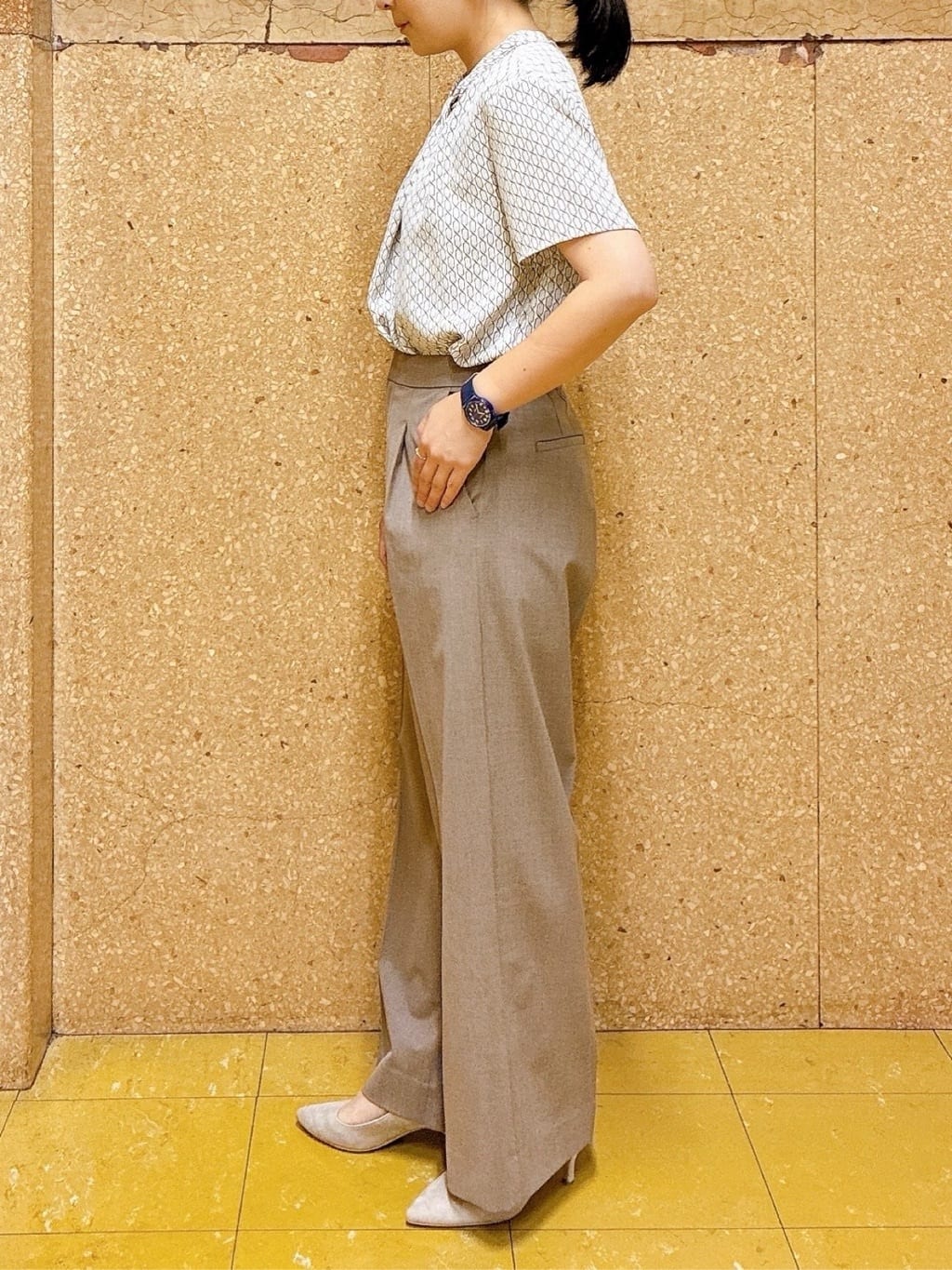 hattoriさんの「INDIVI｜【UVケア】モノグラム ボウタイデザインブラウス」を使ったコーディネート