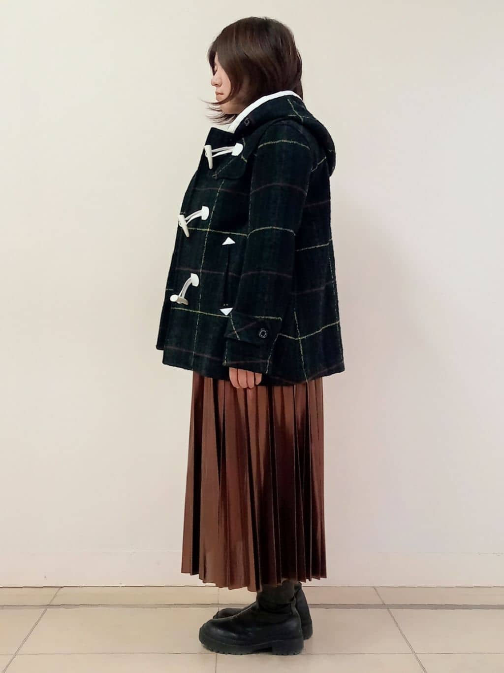 emiさんの「DRESSTERIOR｜◆【洗える/ストレッチ性/オンオフ】箔プリントプリーツスカート」を使ったコーディネート