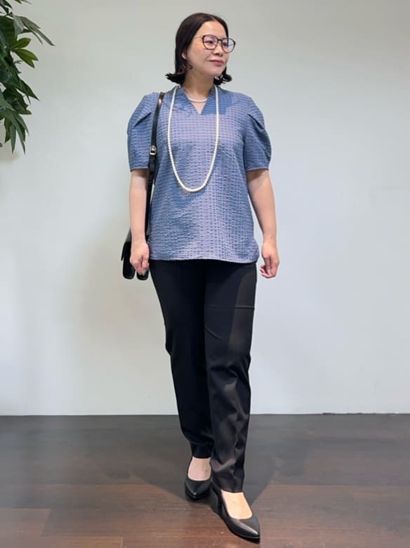 Asamiさんの「UNTITLED｜【はっ水/後ろウエストゴム/洗える】ストレッチテーパードパンツ」を使ったコーディネート
