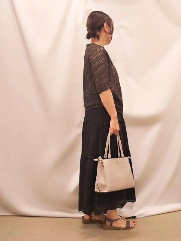 かなさんの「SHOO･LA･RUE｜【洗える/S-LL】季節の変わり目に 透かし柄が涼やか ジップブルゾン」を使ったコーディネート