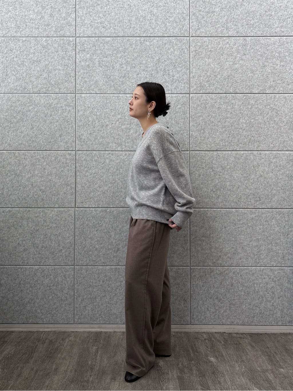 ayanoさんの「INDIVI｜Comfy SET UP｜イージーストレートスラックス【セットアップ対応／通勤／カセット服】」を使ったコーディネート