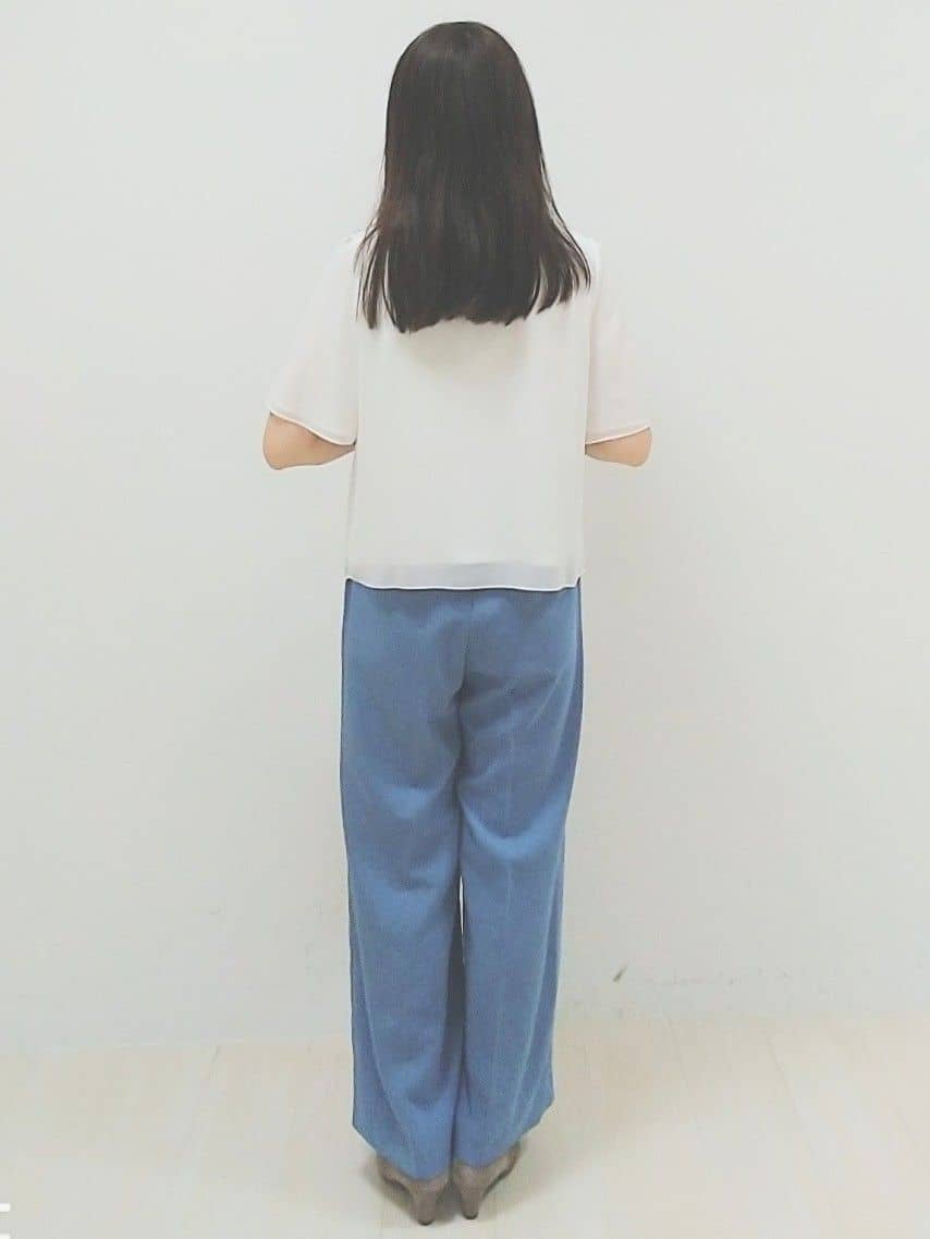 SANAさんの「Reflect｜【WEB先行カラーあり／手洗い可／アンサンブル可】バイカラーカーディガン」を使ったコーディネート