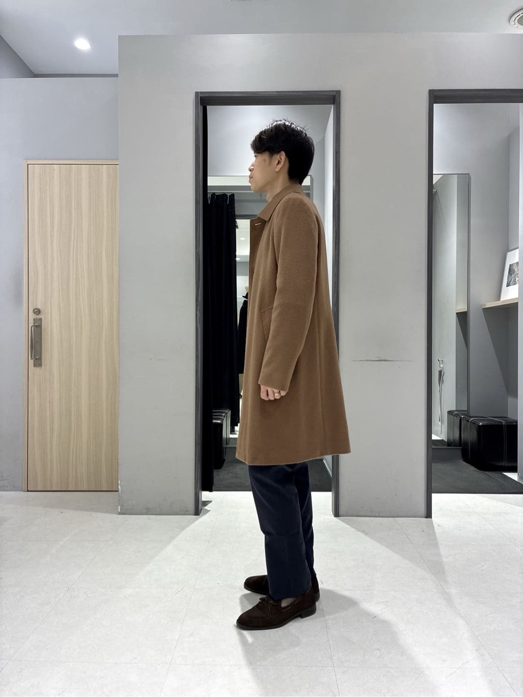 わいずみさんの「TAKEO KIKUCHI｜カシミヤブレンド ビーバー調ステンカラーコート」を使ったコーディネート