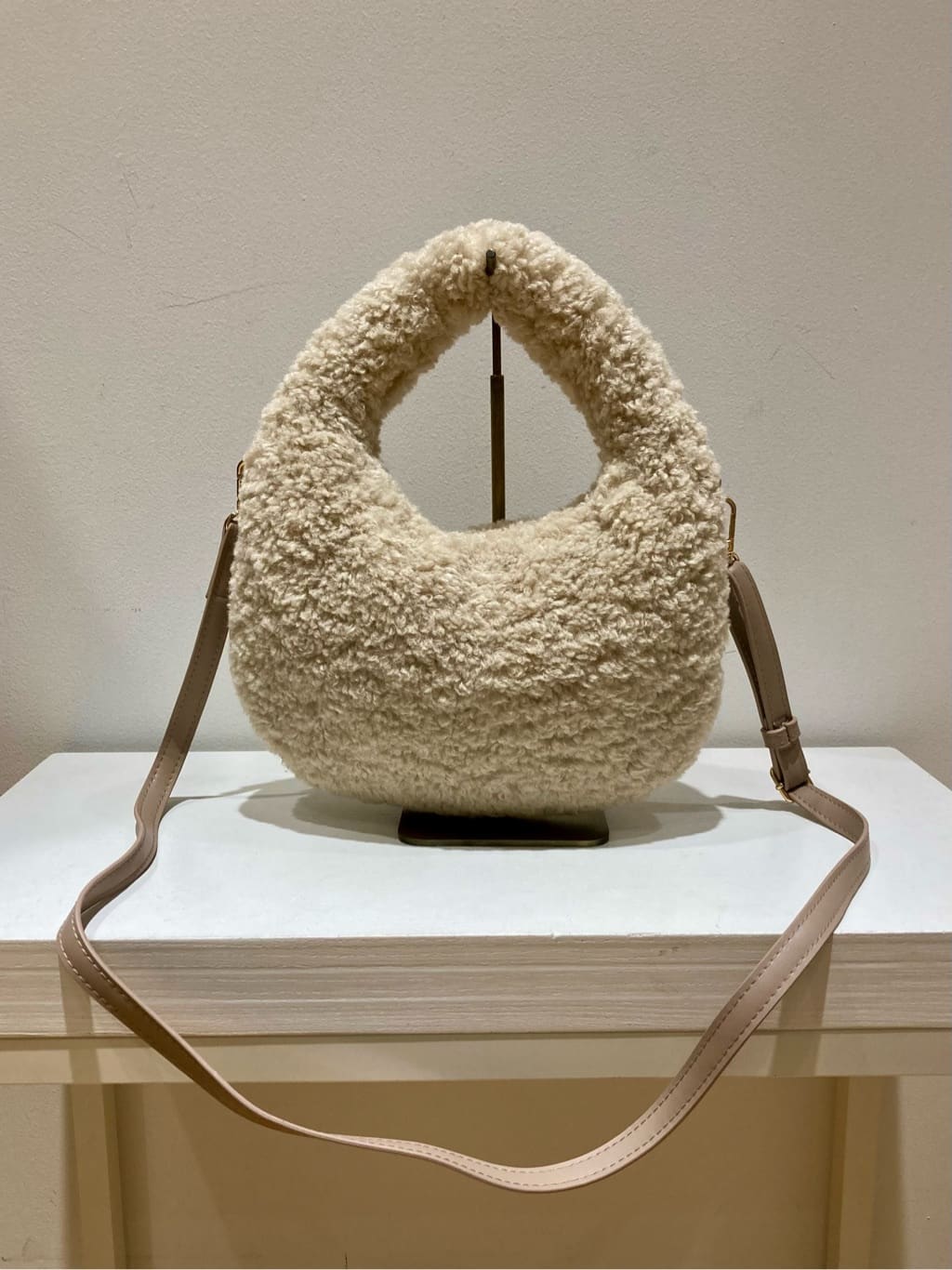 YAMAさんの「Dessin｜【2WAY・軽量】ボアBAG」を使ったコーディネート