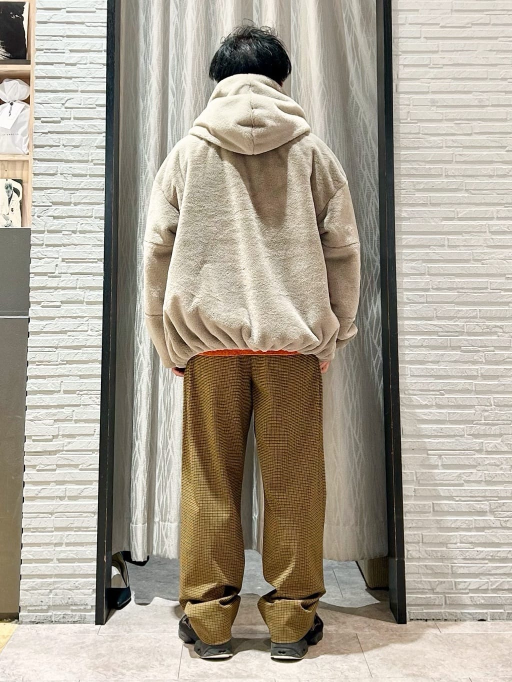 KENJI Iさんの「THE SHOP TK｜フードフェイクファーブルゾン」を使ったコーディネート