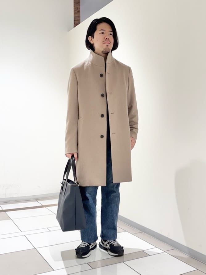 及川さんの「TAKEO KIKUCHI｜【ウールカシミヤブレンド】ビーバー調 スタンドカラー コート」を使ったコーディネート