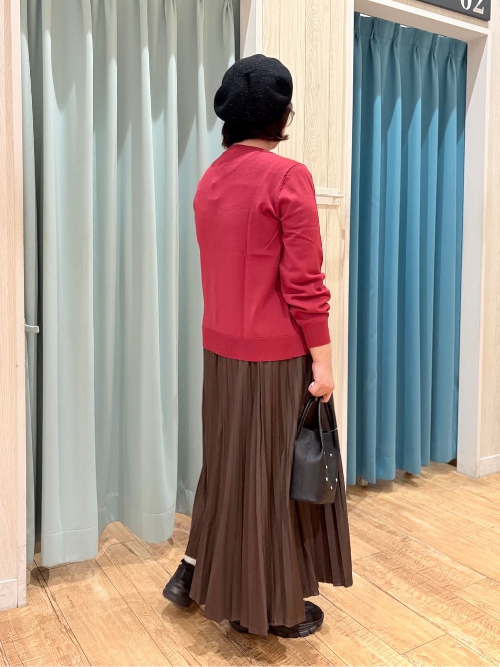 砂糖さんの「SHOO･LA･RUE｜【洗える/S-LL】上品なラメ使い クルーネック ニットカーディガン」を使ったコーディネート