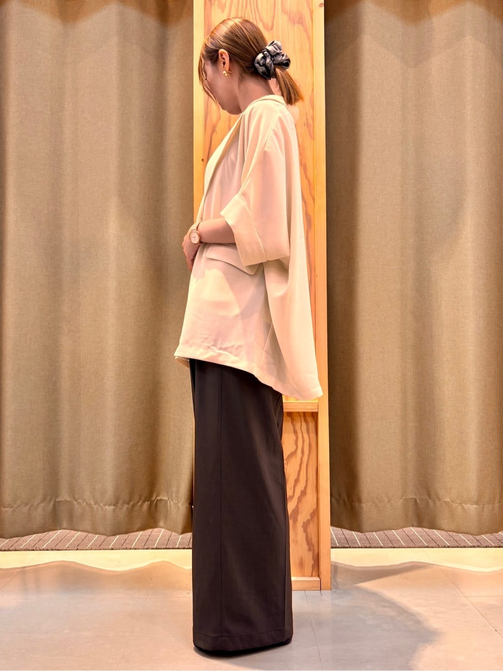 HaNeさんの「THE SHOP TK｜ドルマン半袖ジャケット【洗える】」を使ったコーディネート
