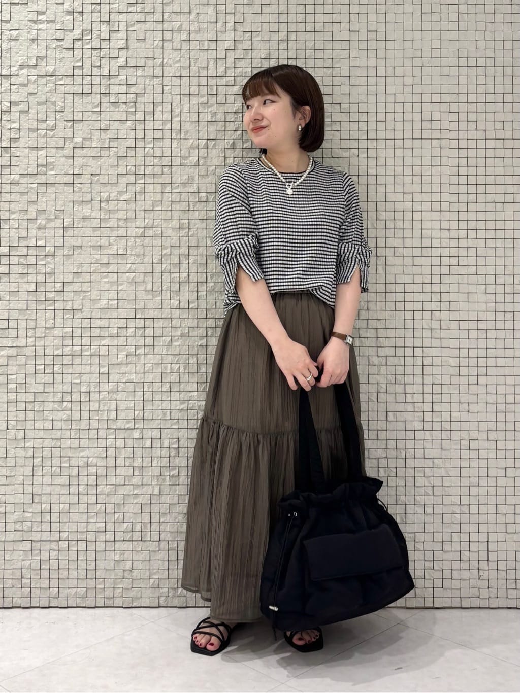 sakuさんの「INDIVI｜【2点セット／着回し◎】ノースリーブ＆ティアードスカート カセット服」を使ったコーディネート